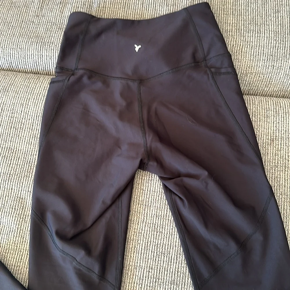 Old Navy Black High-Waisted Leggings - Picture 9 of 10